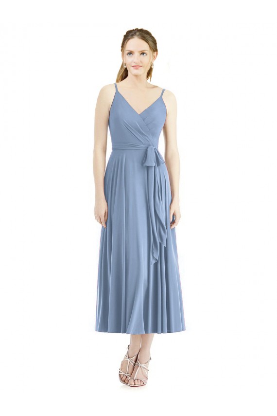 Staubiges Blau A-Linien Spaghetti-Träger Wadenlang Chiffon Kurze Brautjungfernkleider Lieferanten