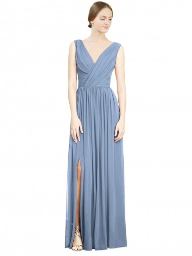 Staubiges Blau A-Linien V-Ausschnitt Chiffon Lange Brautjungfernkleider Lieferanten