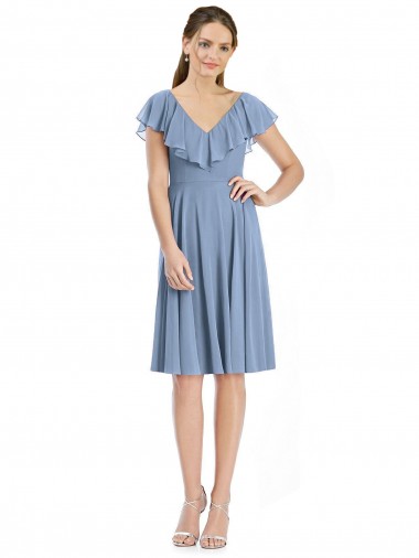 Staubiges Blau A-Linien V-Ausschnitt Knielang Cocktail Chiffon Kurze Brautjungfernkleider Lieferanten