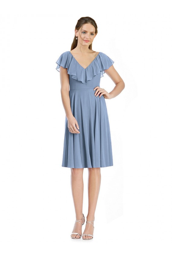 Staubiges Blau A-Linien V-Ausschnitt Knielang Cocktail Chiffon Kurze Brautjungfernkleider Lieferanten